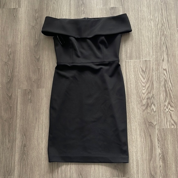 Calvin Klein off the shoulder dress - Picture 1 of 3